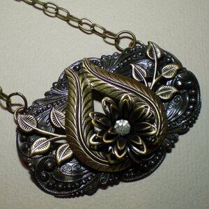 Bronze Metal Flower Pendant Necklace
